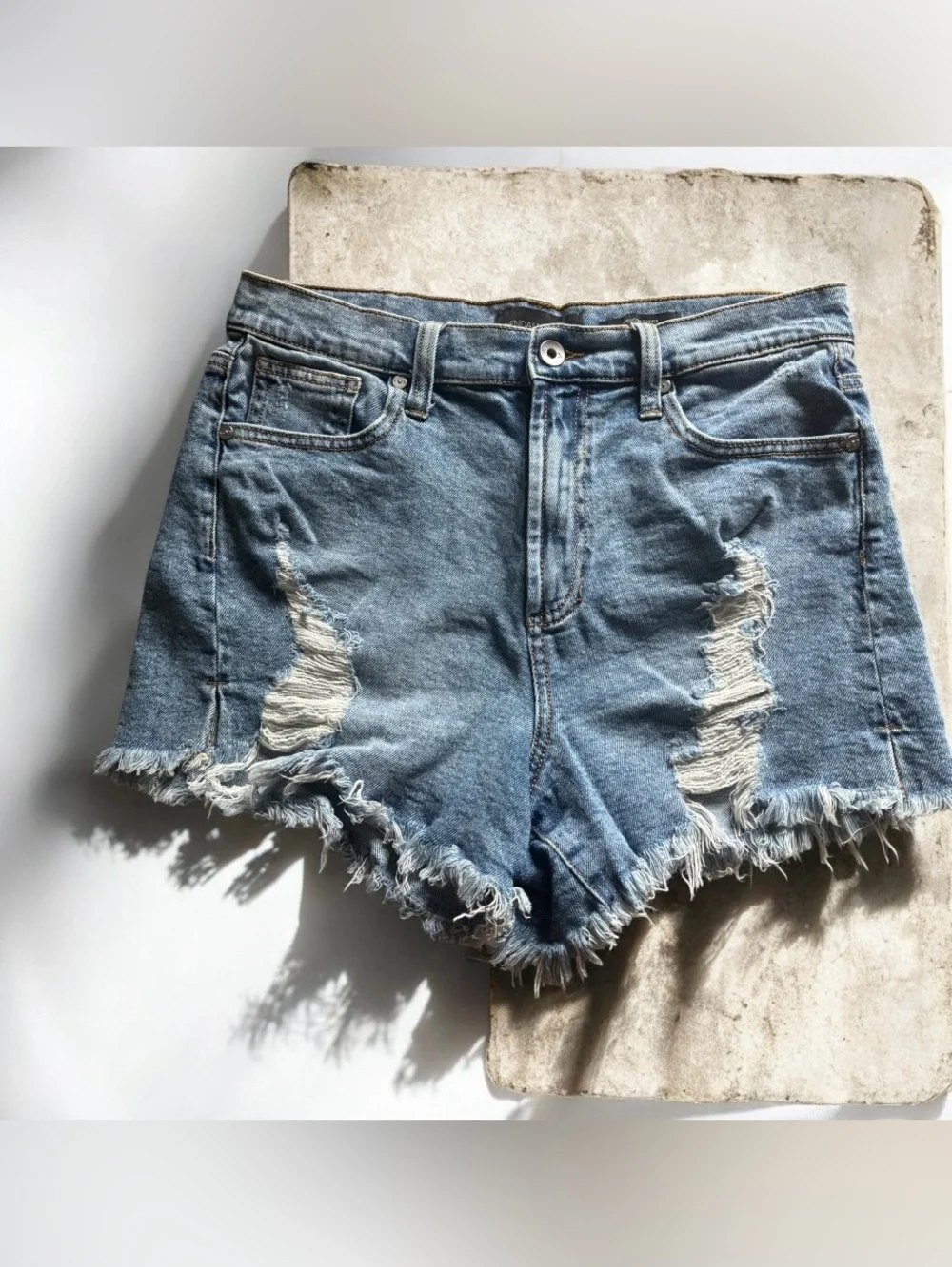 Kendall & Kylie The Icon Denim Shorts EUC